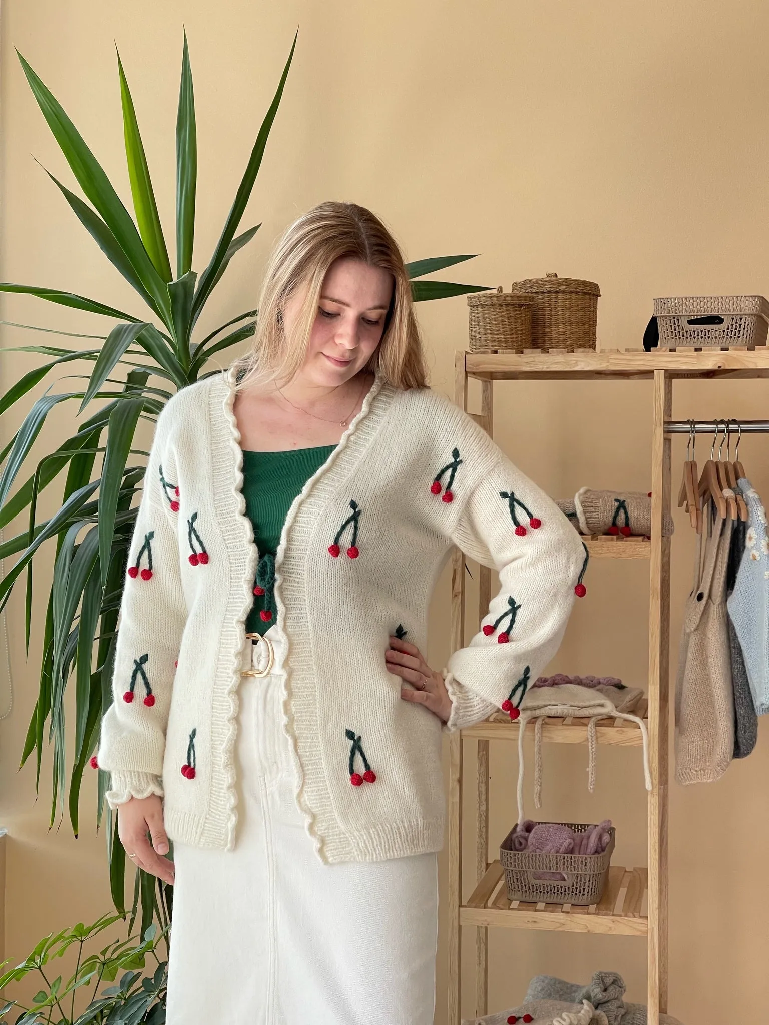 Adult Cardigan Cherries | off white