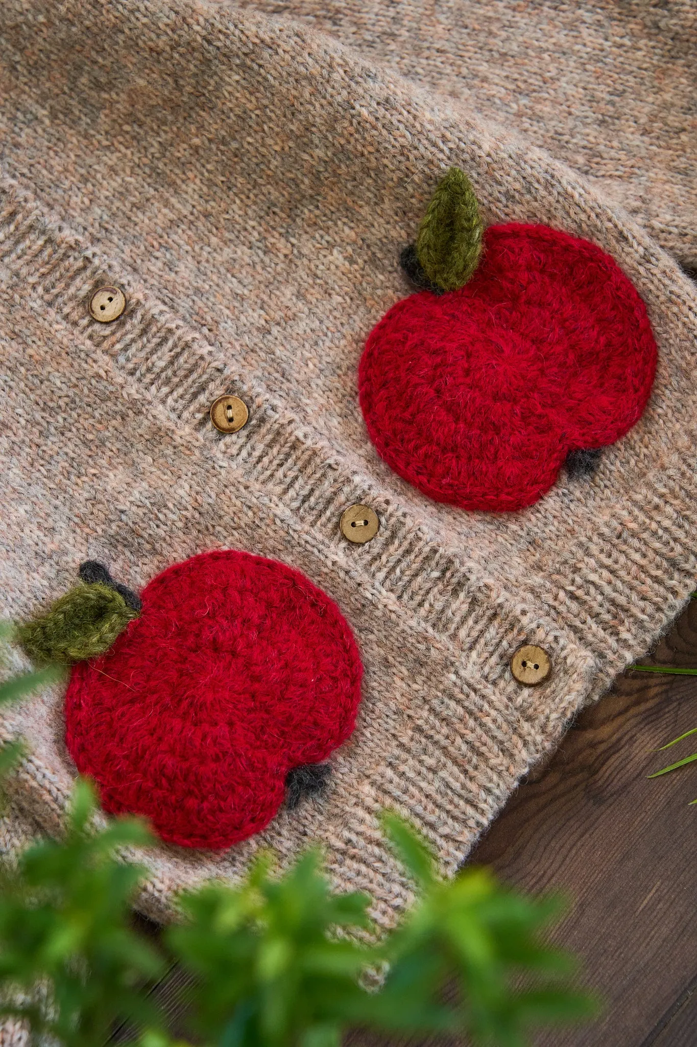 Apple cardigan | Beigebrown