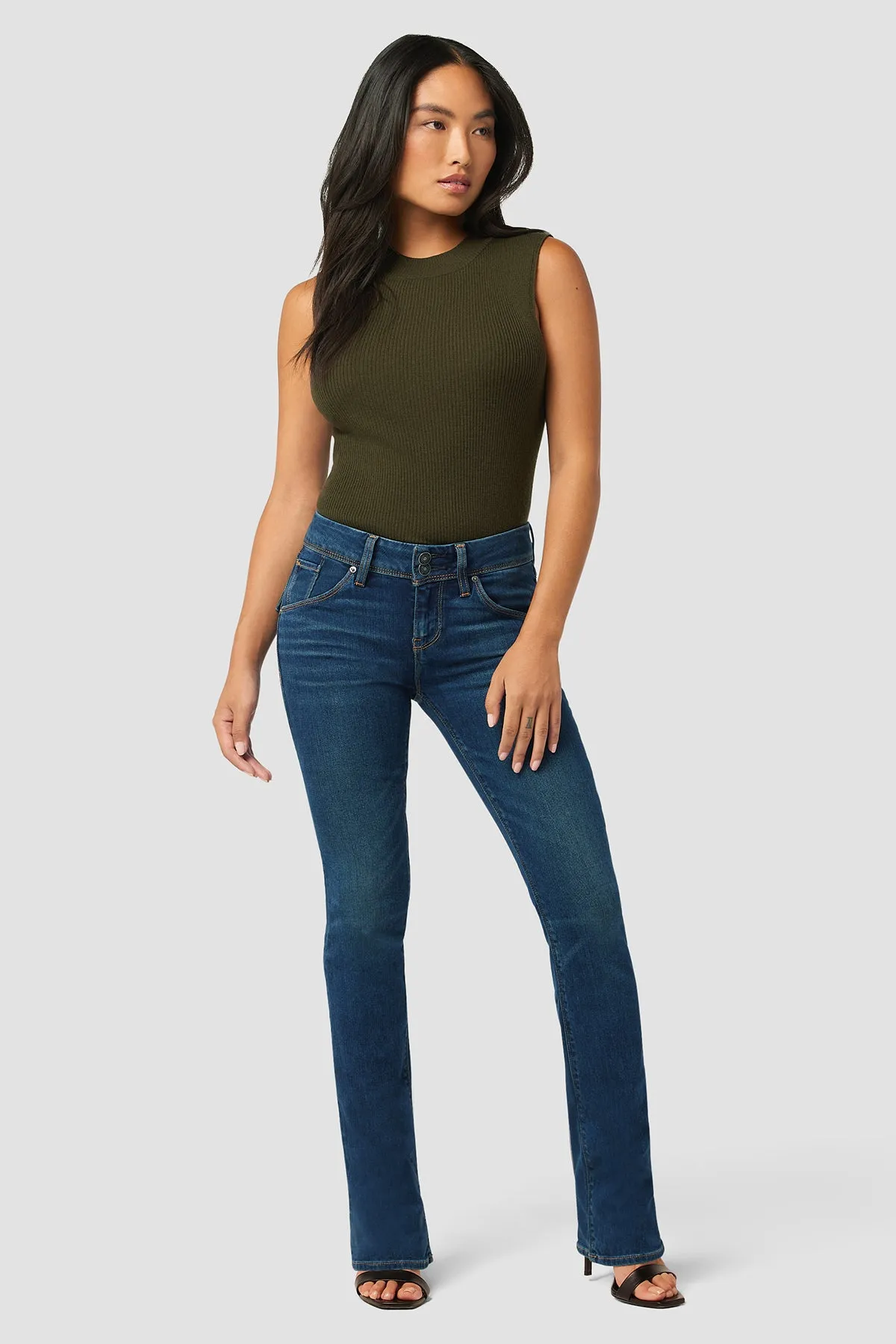 Beth Mid-Rise Baby Bootcut Petite Jean