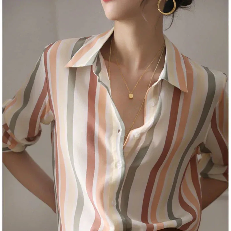 Julia Vintage-Streifenhemd – Eleganz trifft auf koreanischen Modestil