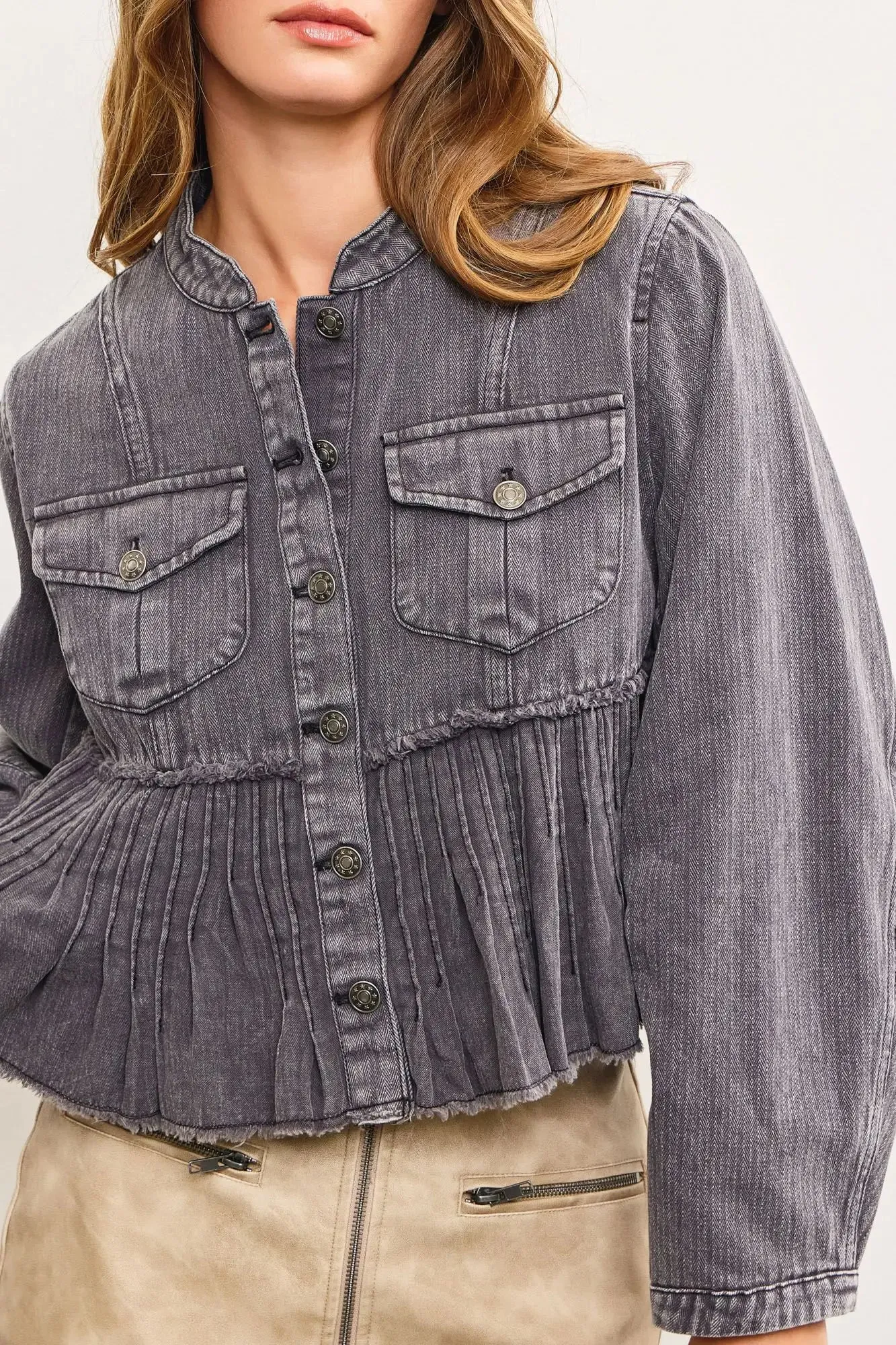 PLEATED BUTTON DENIM JACKET
