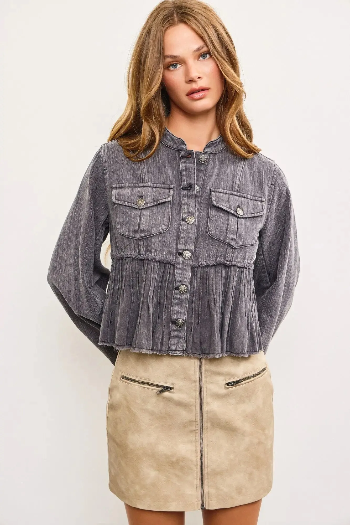 PLEATED BUTTON DENIM JACKET
