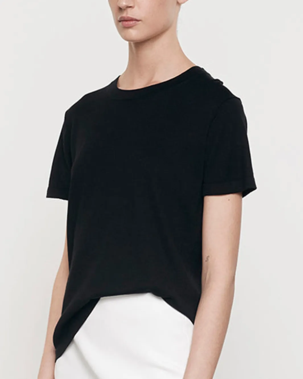 SILK KNIT PERFECT TEE IN BLACK