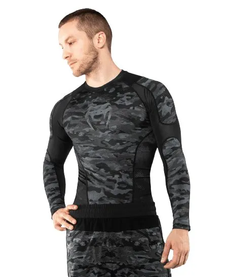 Venum Defender Rashguard - Long Sleeves